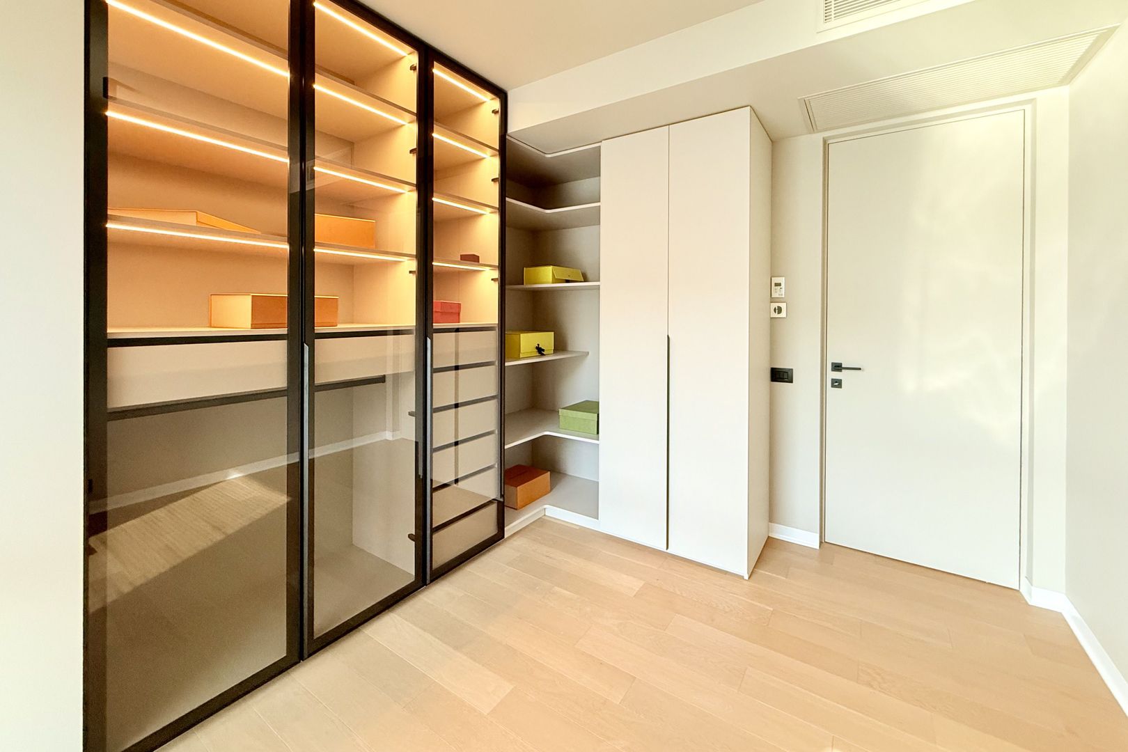 Apartament 3 camere în ONE Herăstrău Towers – eleganță și rafinament - Poză 13