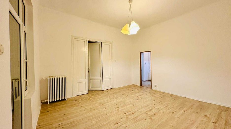 PIATA ROMANA, Proprietar , apartament 3 camere in vila - Poză 2