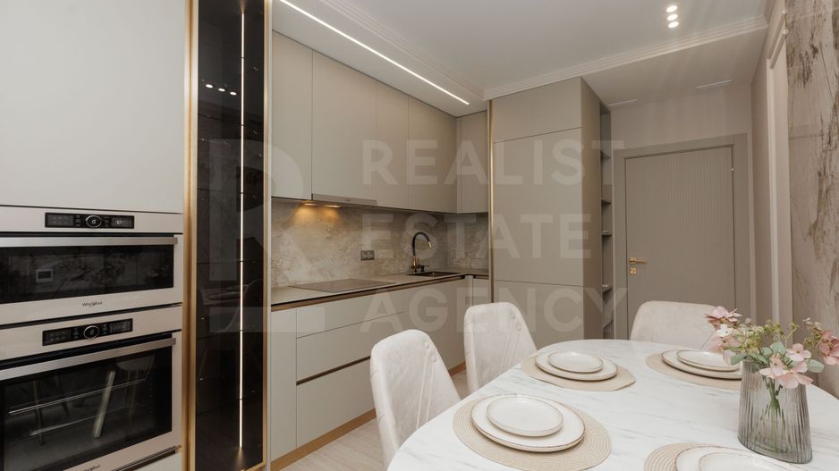 Chirie, apartament, 3 dormitoare, bd. Renașterii Naționale, Râșcani. - Poză 1