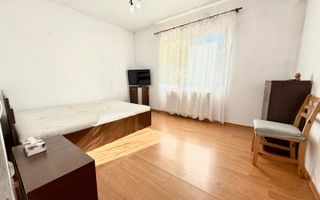 2 camere, decomandat, etaj intermediar, parcare, "La terenuri" - Poză 2