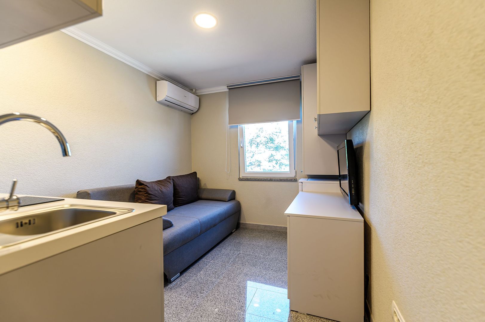 Garsonieră de închiriat în zona UTA - Poză 2