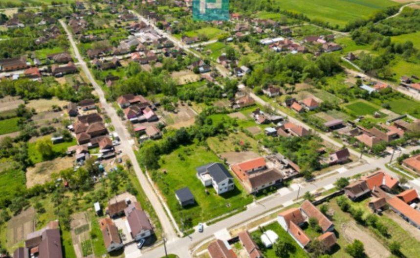 Casă la roșu din BCA de vânzare în Județul Arad - Poză 17