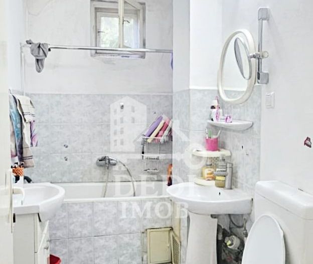 Apartament 2 camere de vanzare in zona Rogerius, Oradea - Poză 7