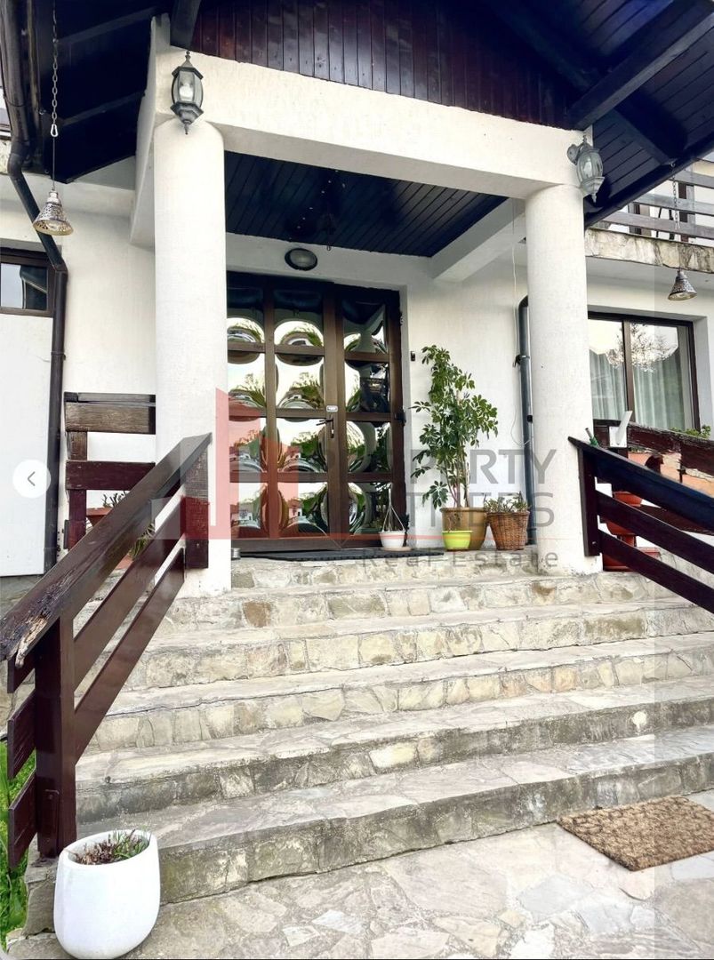 Pensiune la cheie de vânzare în Bran – Afacere cu 10 camere plus piscina - Poză 3