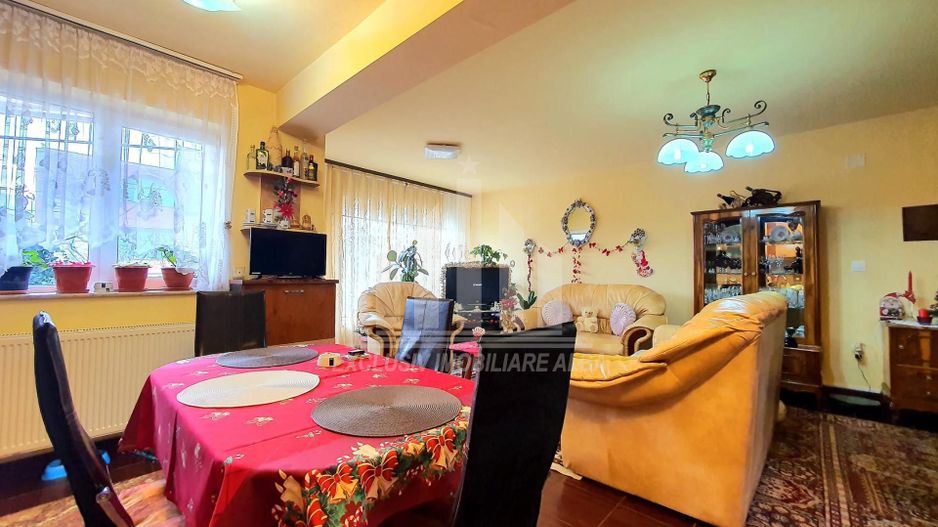 Casa tip duplex de vanzare, Cetate - Poză 2