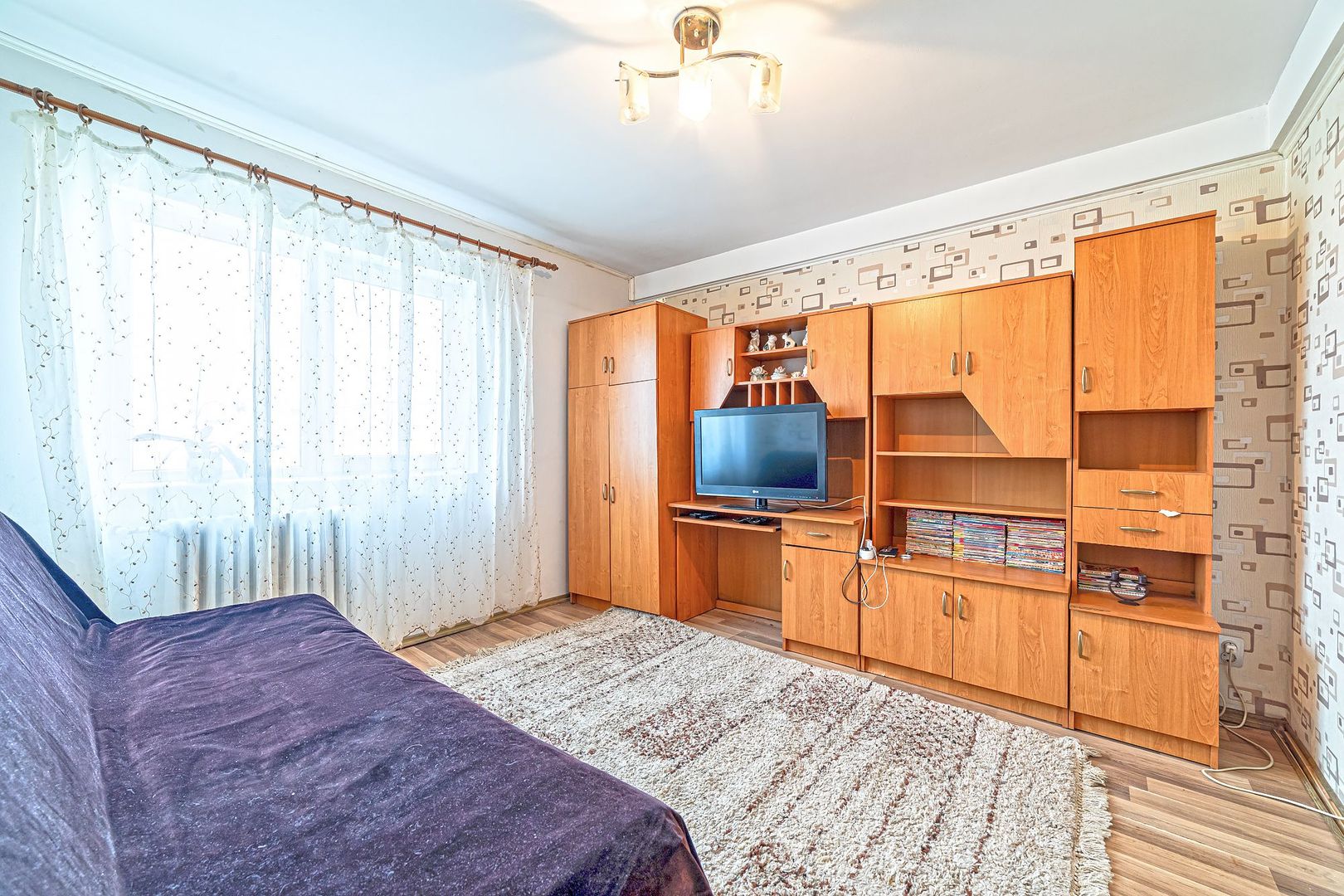 Apartament decomandat cu 2 camere Micalaca - Poză 5