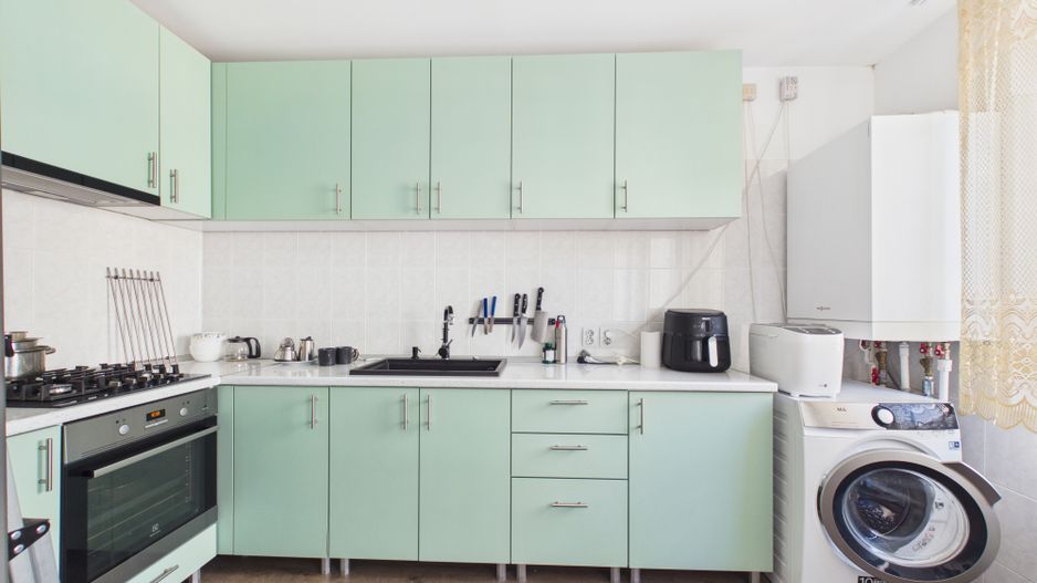 Casa cu 8 camere de vanzare | rezidential si comercial | Nerva Traian - Poză 2
