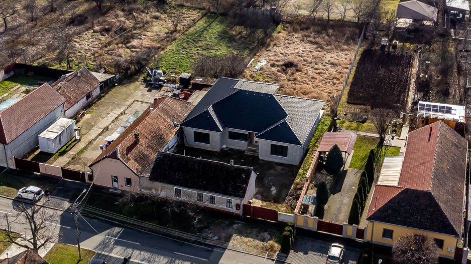 Vândut! Casă nouă cu teren generos Sânicolaul Mic - Poză 8