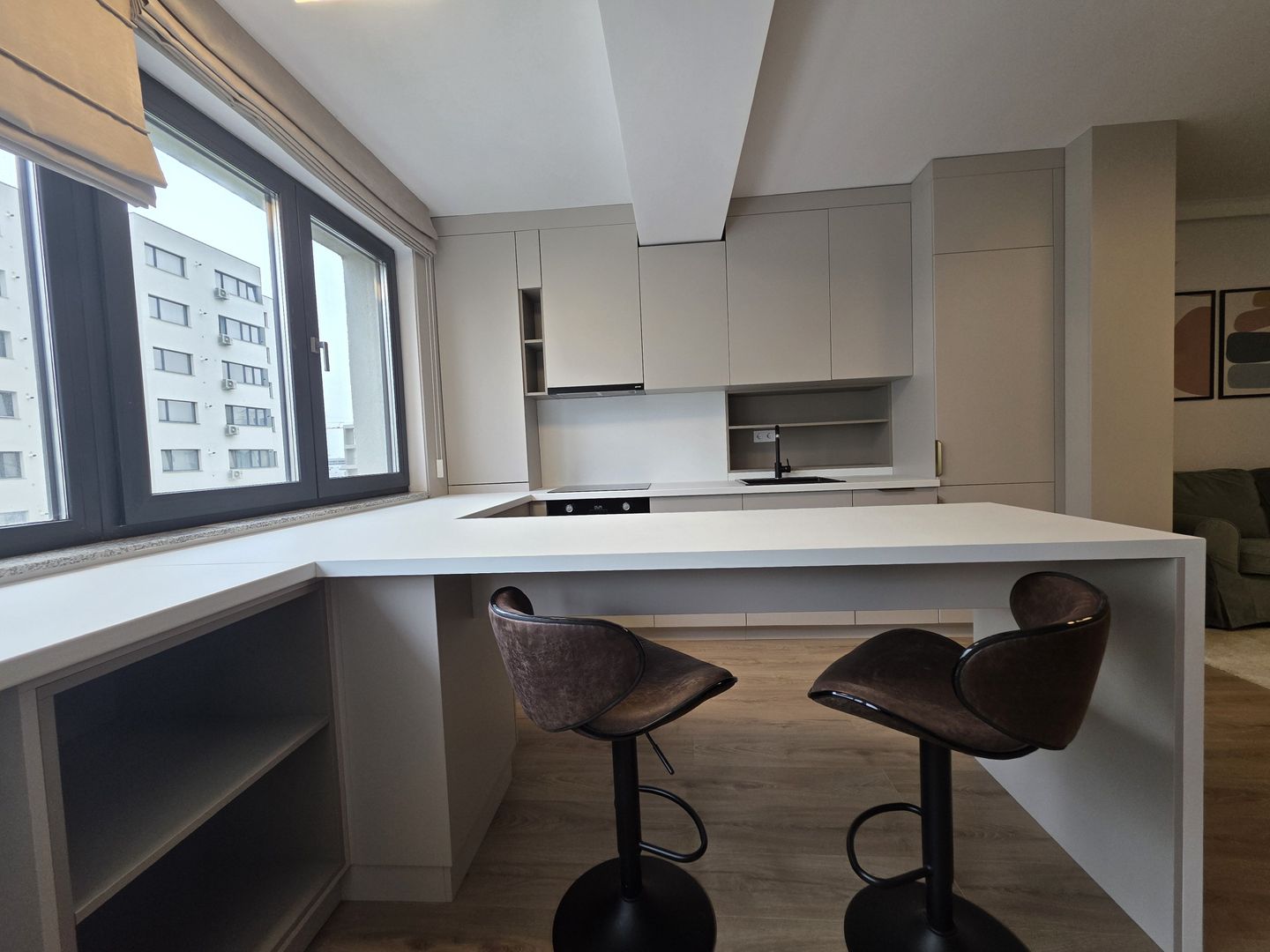 Apartament 2 camere lux decomadat Pipera Rond OMV70 metri - Poză 2