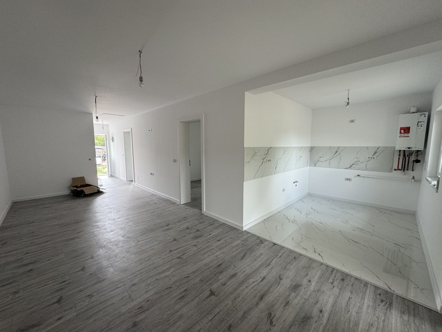 Sanmihaiu Roman, Duplex pe Parter, 3 camere,2 bai,terasa spatioasa - Poză 5