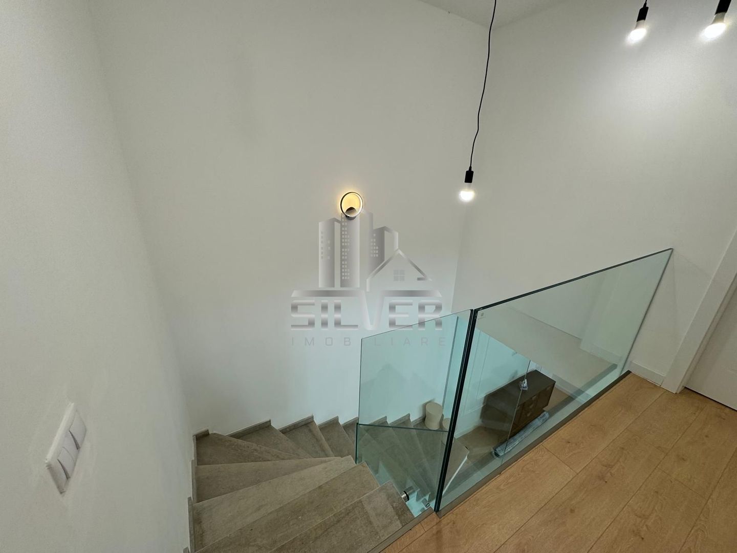 Casa tip duplex  la cheie. - Poză 17