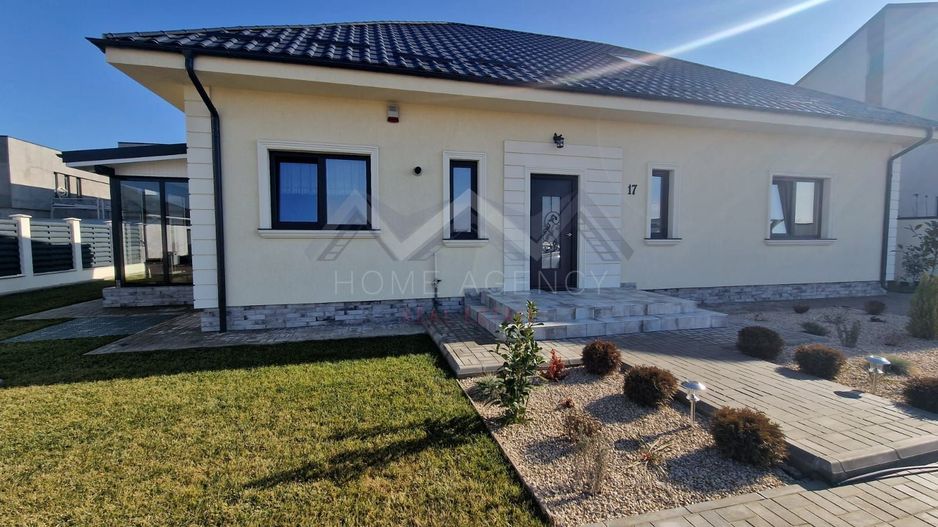 Casă complet mobilată și utilată, cu grădină amenajată | teren 500 mp - Poză 1