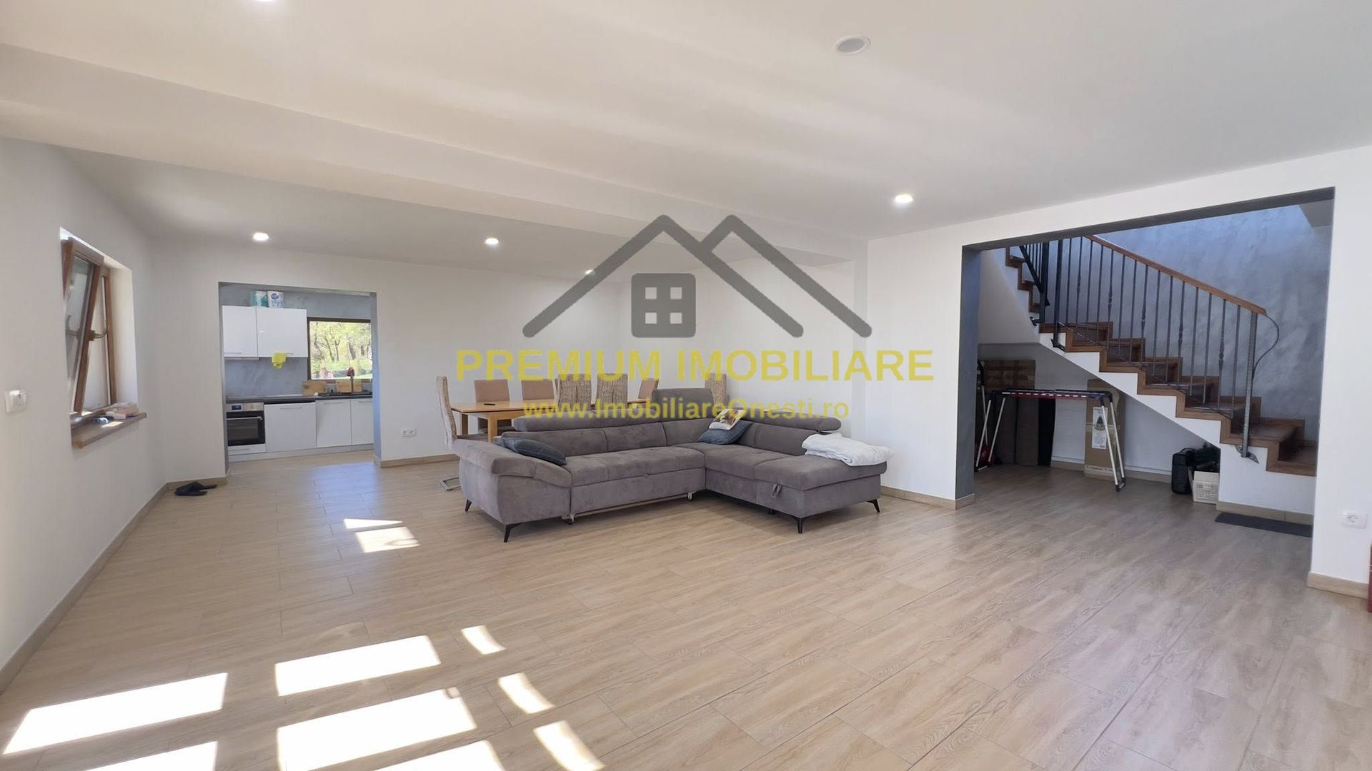 Casa de vanzare la 13 km de Onesti - Poză 8