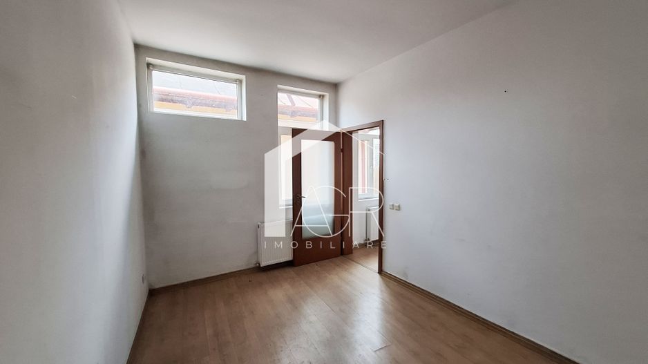 Casa cu 4 camere, zona Central - Poză 15