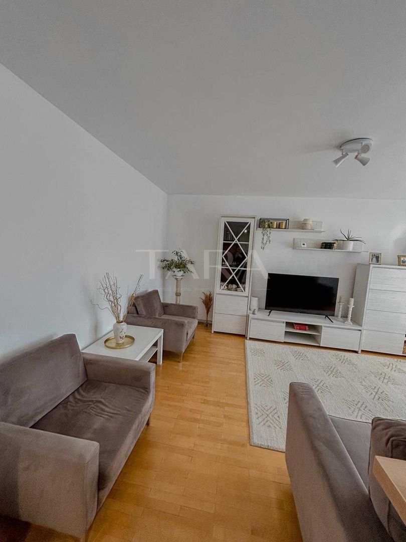 Apartament spațios, 4 camere, 106 mp, două balcoane, parcare, central. - Poză 1