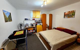 Casa 4 camere, 2 bai, 2 bucatarii, 1050 mp teren, zona Centru - Poză 8