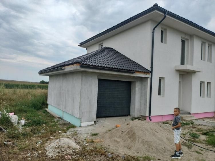 CASA NOUA IN GRI DE VANZARE - Poză 4