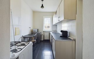 Apartament cu 2 camere renovat modern în Grădiște - Poză 3