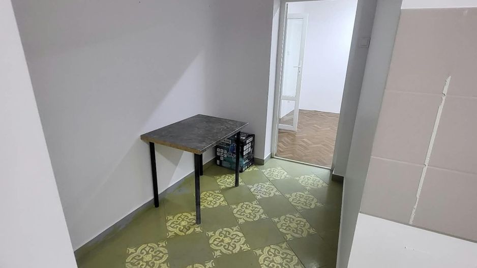 Casa de inchiriat. curte, centrala proprie, zona centrala. metrou 7min - Poză 10