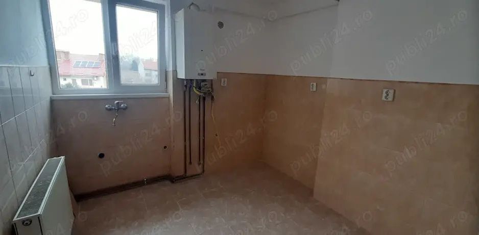 BRASADAS vinde ap cu 2 cam CENTRAL 38mp 3/3 Lucaciu. - Poză 2