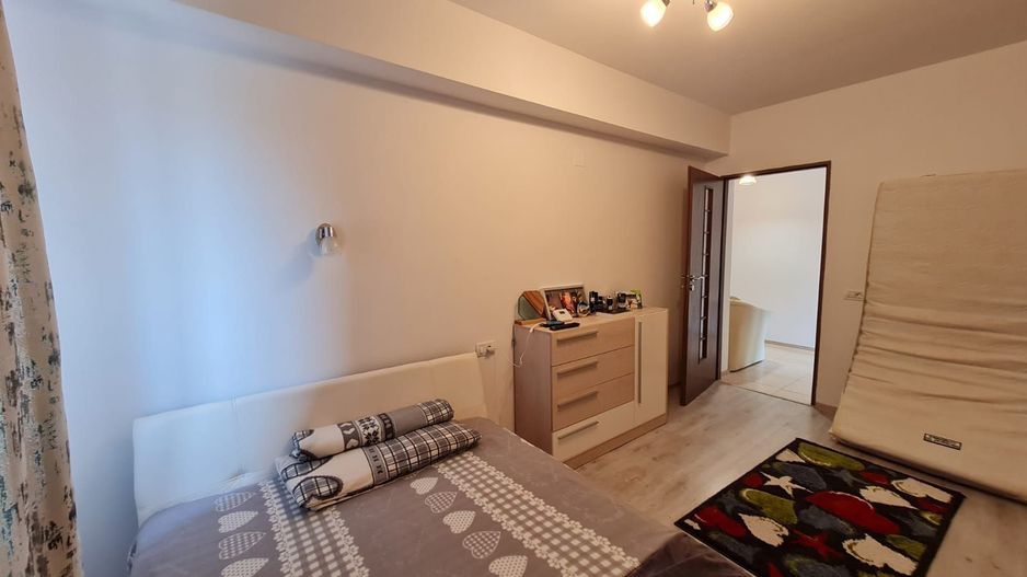 Vila spatioasa cu 7 apartamente/pretabil investiție - Poză 14