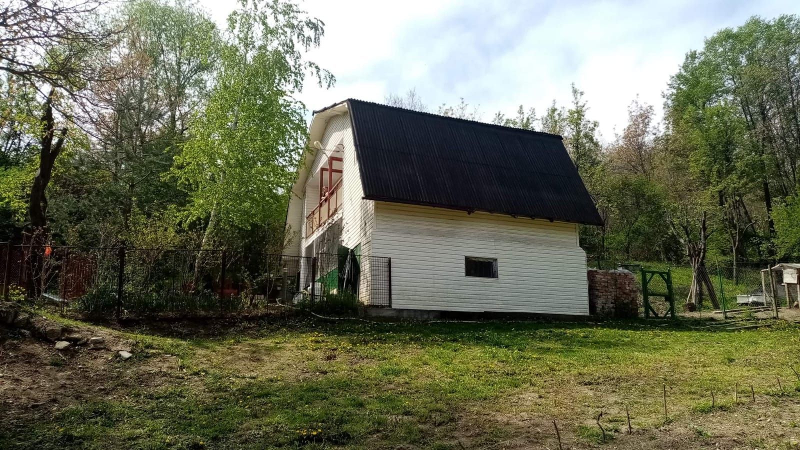 Casă de vânzare la liziera pădurii – Comuna Bogați, Argeș - Poză 1