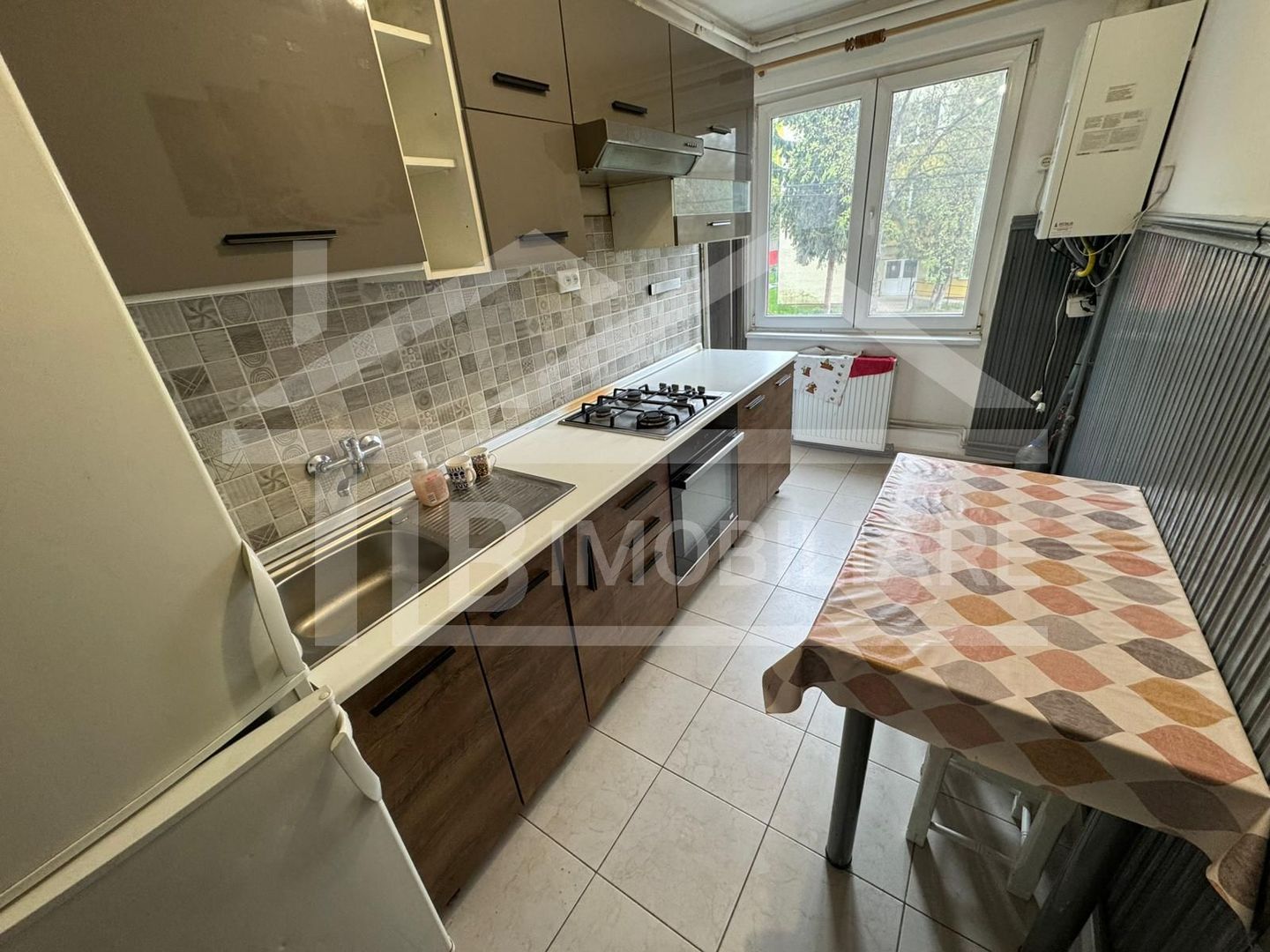 Apartament cu 3 camere, decomandat, 84mp, Zona Poli 2 - Poză 6