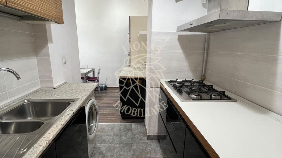 Apartament Renovat Complet 2 camere-et 1-parcare-curte comuna-Central - Poză 2