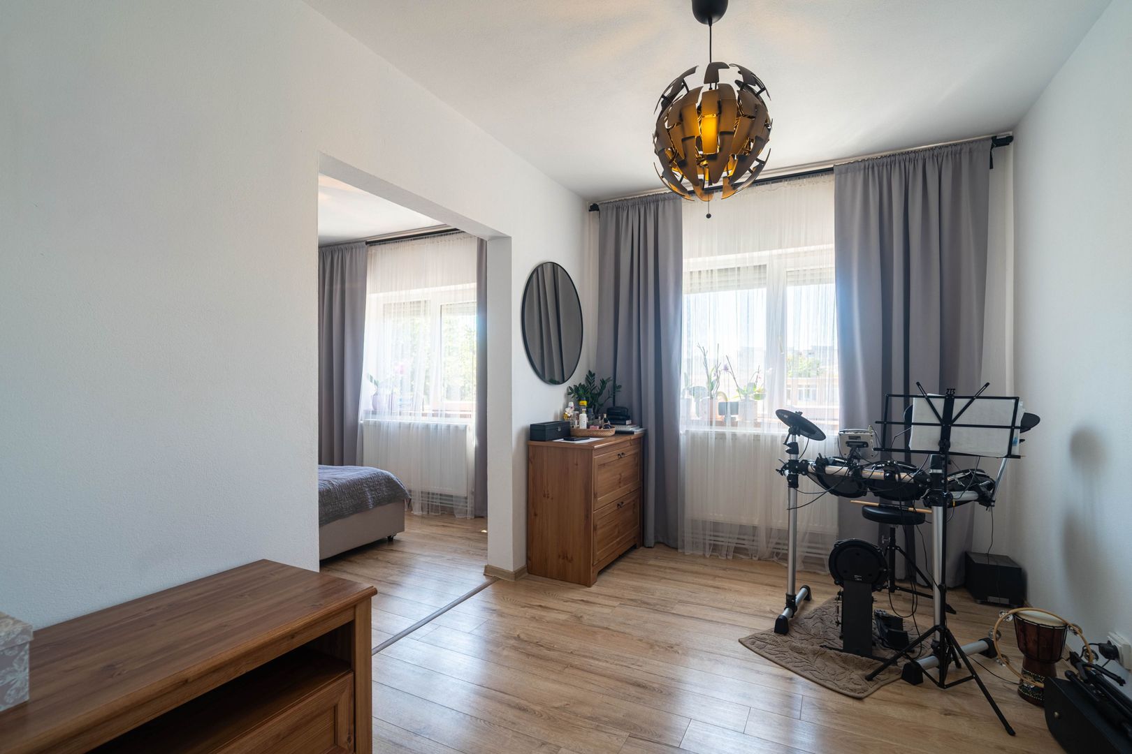 Apartament 5 camere Vlaicu – Renovat, 2 băi, centrală proprie - Poză 9