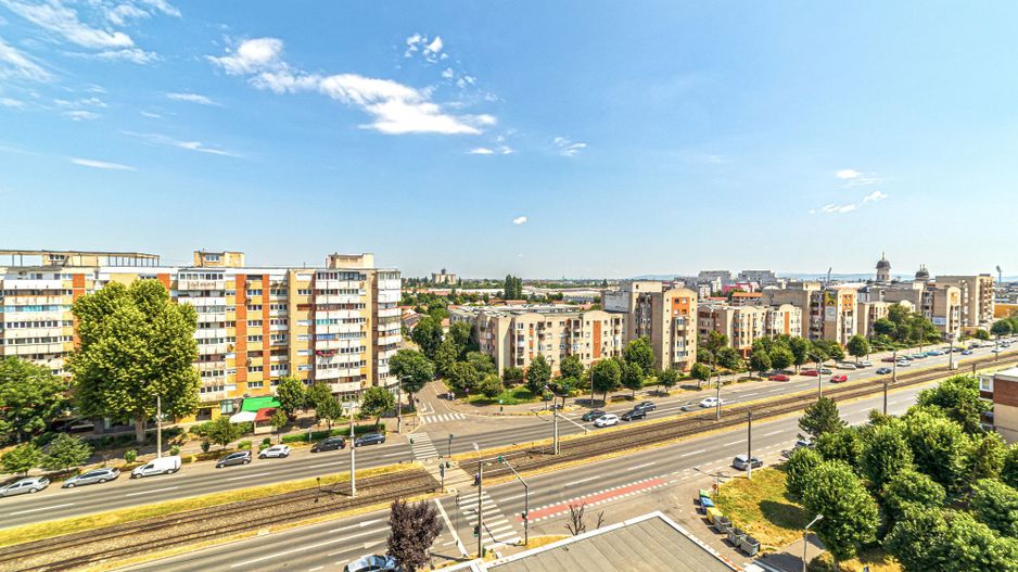 VANDUT! Apartament cu 3 camere. Zona Lebăda. Arad - Poză 2