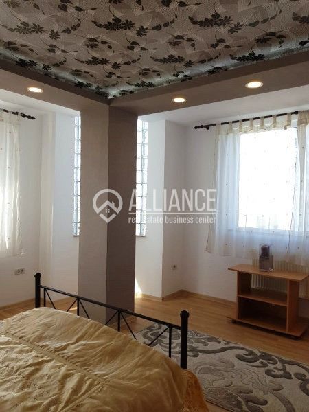 BULEVARDUL MAMAIA - Apartament de 3 camere in vila TERMEN REDUS! - Poză 9