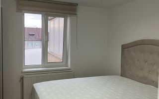 Apartament cu 4 camere, decomandat, 80 mp utili, zonă centrală - Poză 2