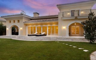 Vila deosebita langa pădure în Tunari - Poză 20