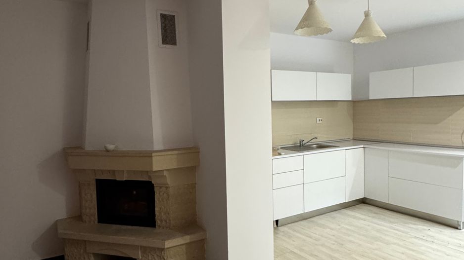 Vila ideala pentru 1-2 firme, gradinita, cresa sau 2 familii - Poză 4