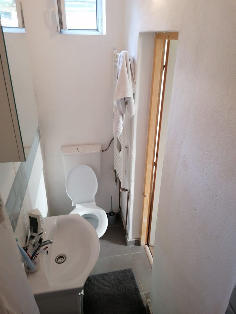 Apartament 1 camera Dambovita curte comuna - Poză 7