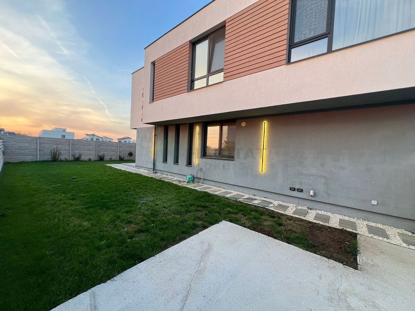 The Class Villas 1 – Vilă modernă de închiriat în Tunari - Poză 20