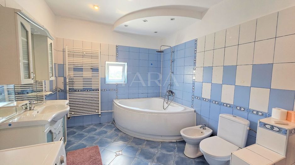 Apartament cu 7 camere de vânzare în Borhanci - Oportunitate unică! - Poză 10