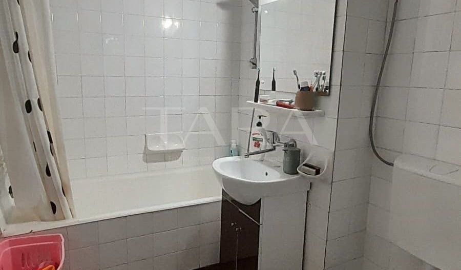 Apartament decomandat cu 2 camere, garaj și beci, Mărăști. - Poză 5
