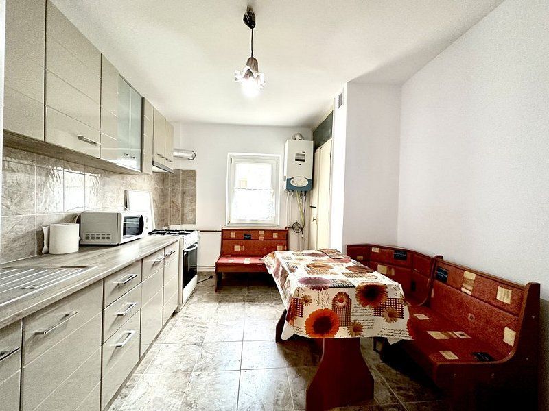 Apartament cu 4 camere zona Aradului - Poză 3