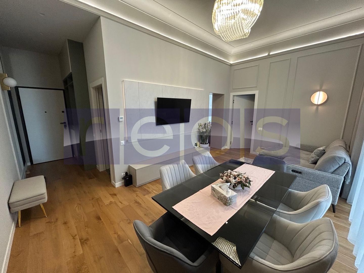 DE INCHIRIAT APARTAMENT 4 CAMERE ONE COTROCENI - PARCARE - METROU - Poză 2