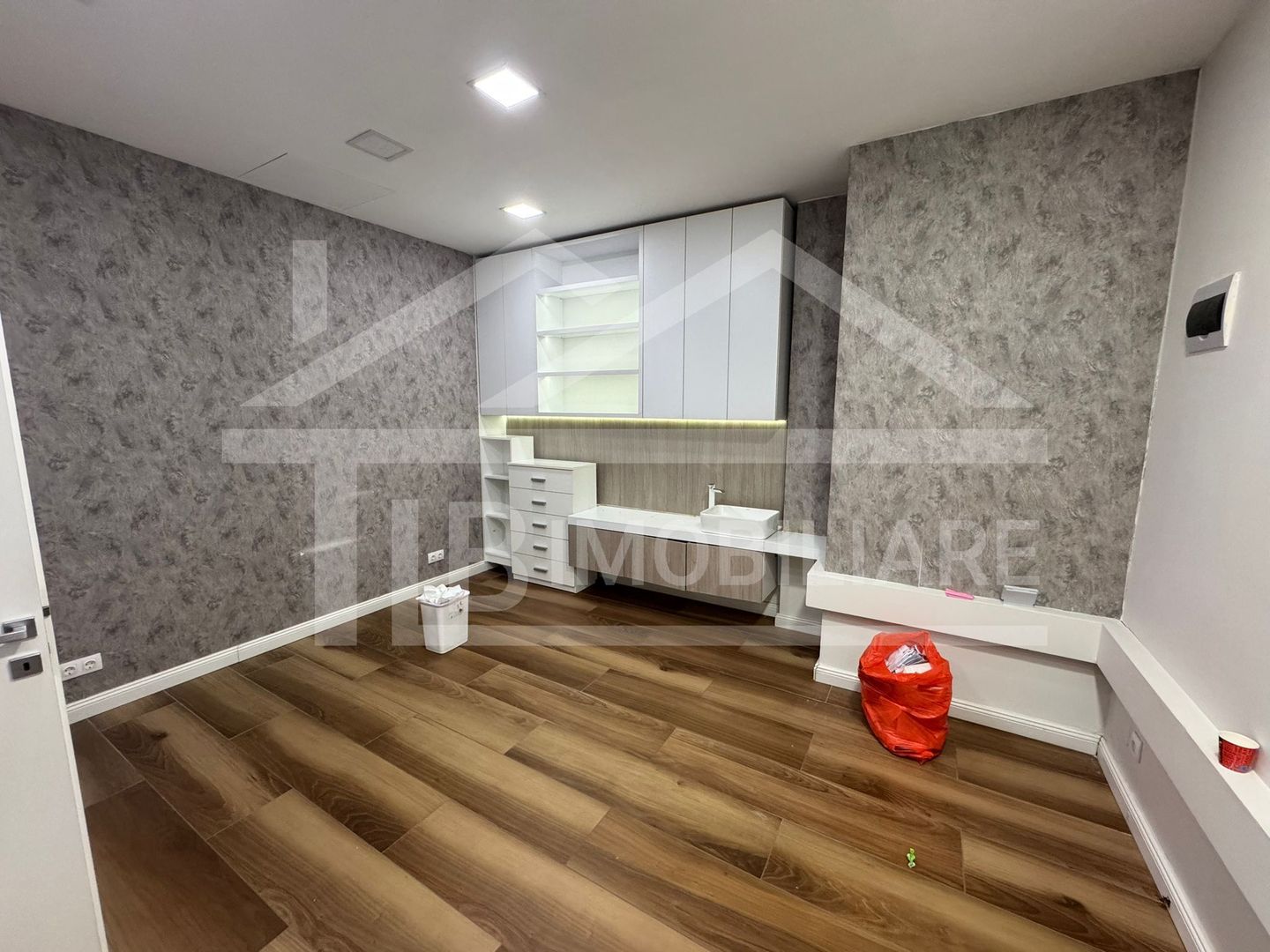 Spatiu comercial, 180 mp, parcare, Zona E.ON - Poză 3