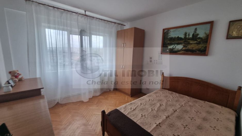 Ap. 3 camere decomandat, etaj intermediar, renovat si mobilat ! - Poză 3