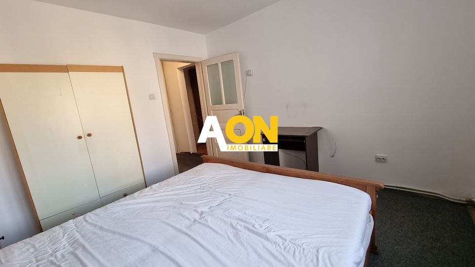 Apartament 3 Camere Decomandat, Bloc cu Lift, Zona Centru - Poză 1