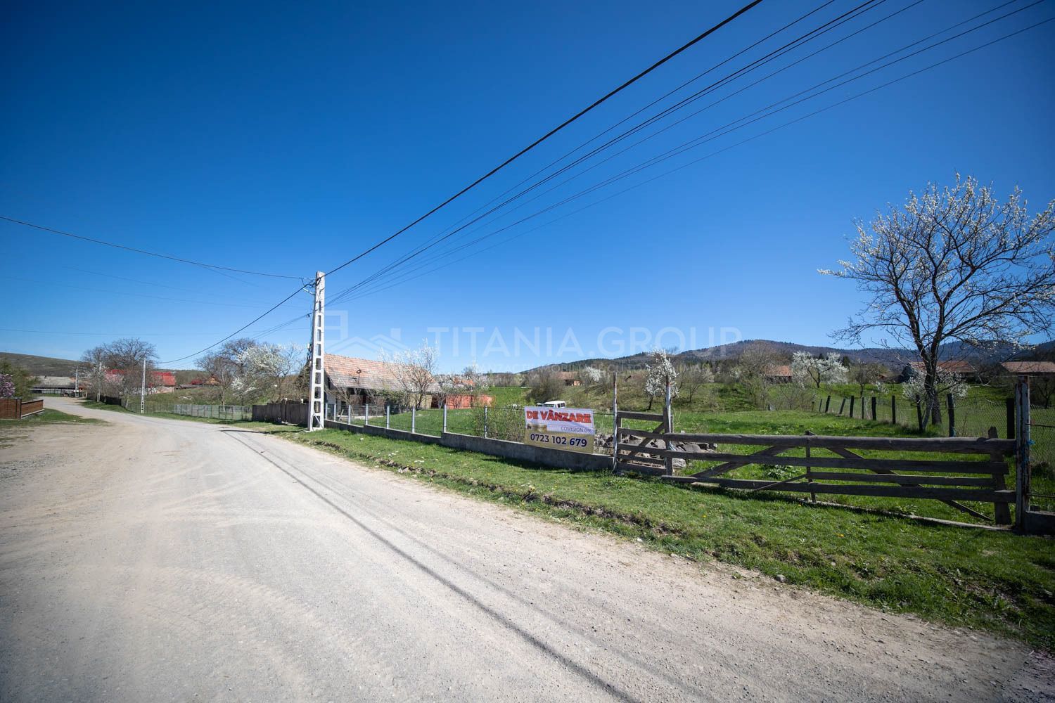 Teren intravilan, 1100 mp - Localitatea Zagon - Poză 1