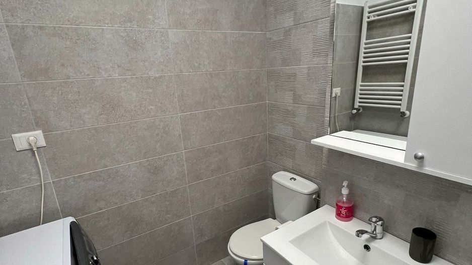 Apartament 2 camere cu terasă, parcare subterană, mobilat complet - Poză 19