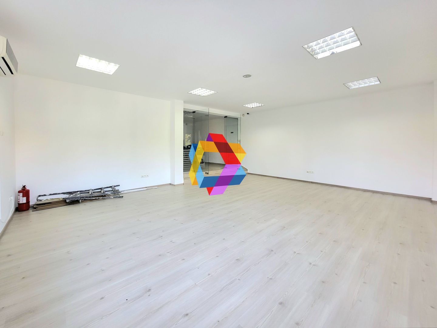 Spatiu de birouri la casa - 436 mp - Poză 2