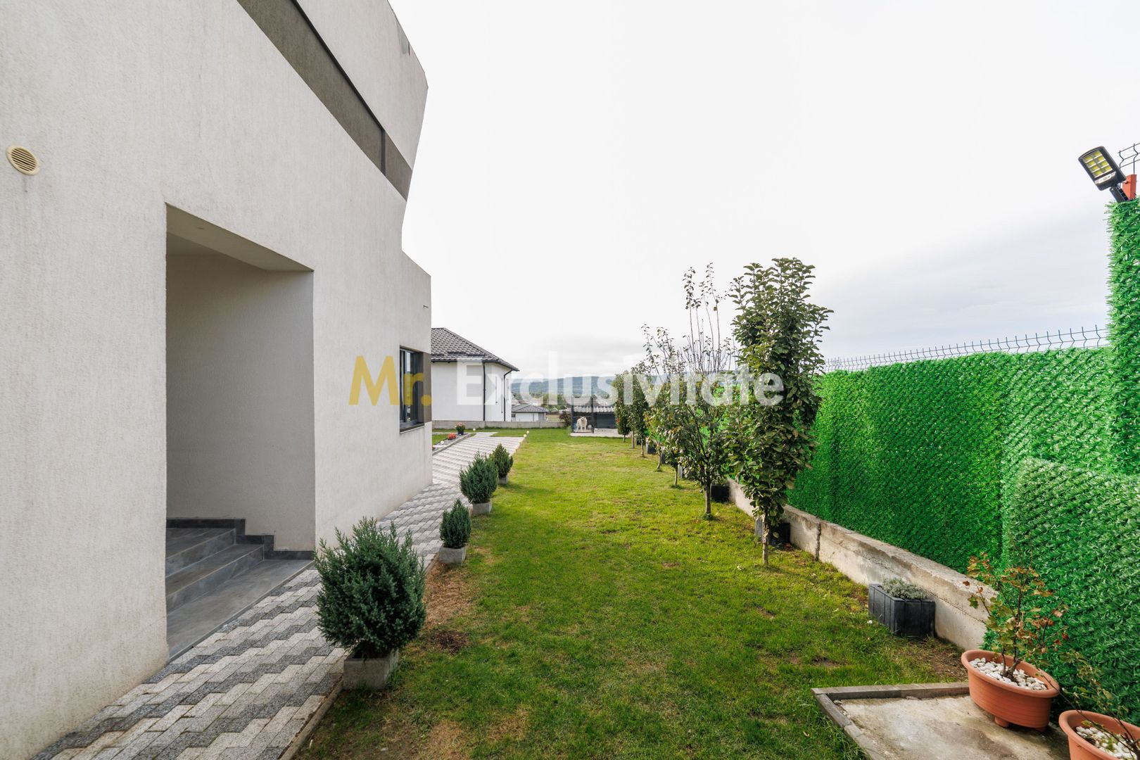 Casa moderna, constructie solida -view panoramic -Mioveni-Arges! - Poză 19