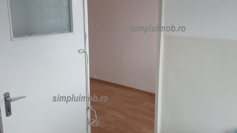 Dristor Garsoniera Nemobilata Aproape de Metrou - Poză 5