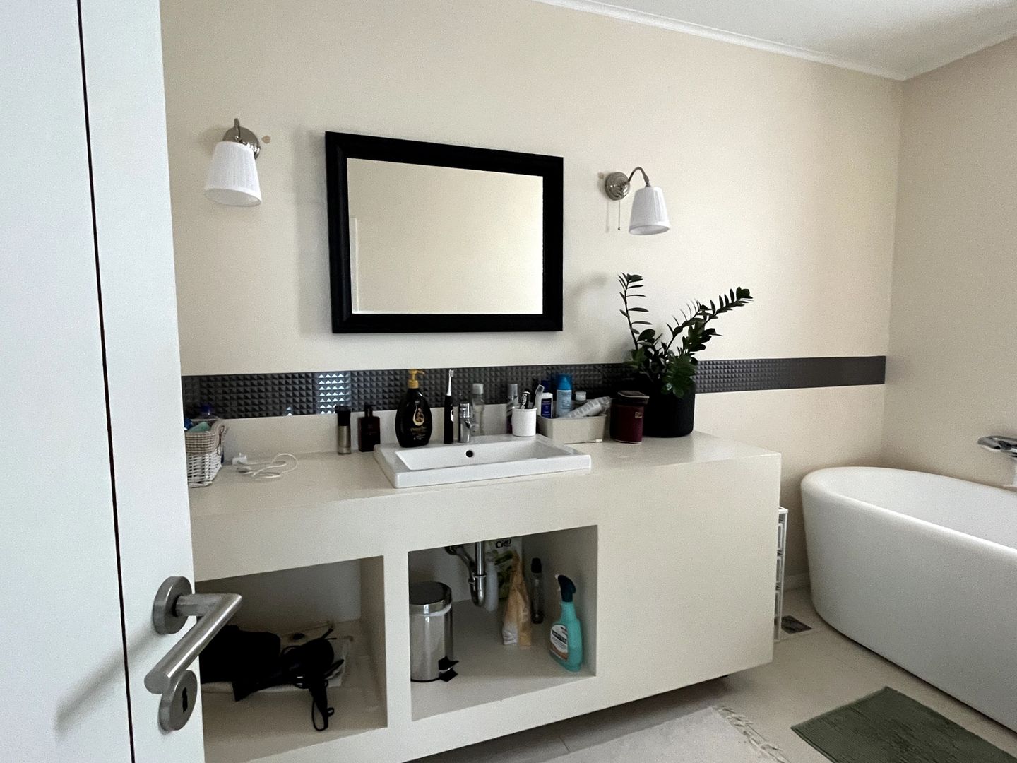 Locuinta spatioasa in triplex - Poză 22