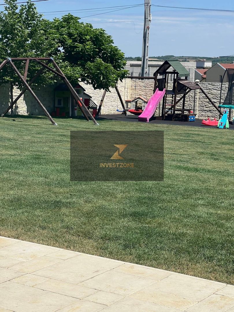Restaurant si Centru de Evenimente la Cheie, cu piscina Loc. Premium - Poză 31